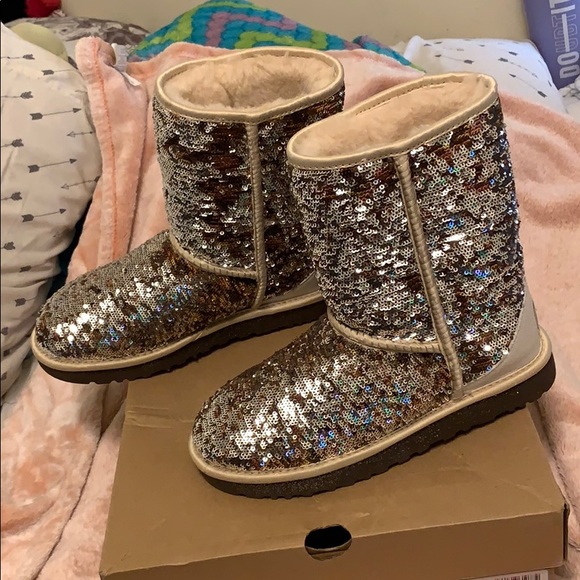 Sequence UGGs - Picture 3 of 6